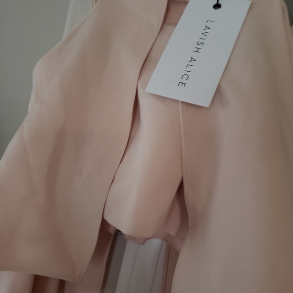 Lavish Alice Crop Top - Picture 3 of 5